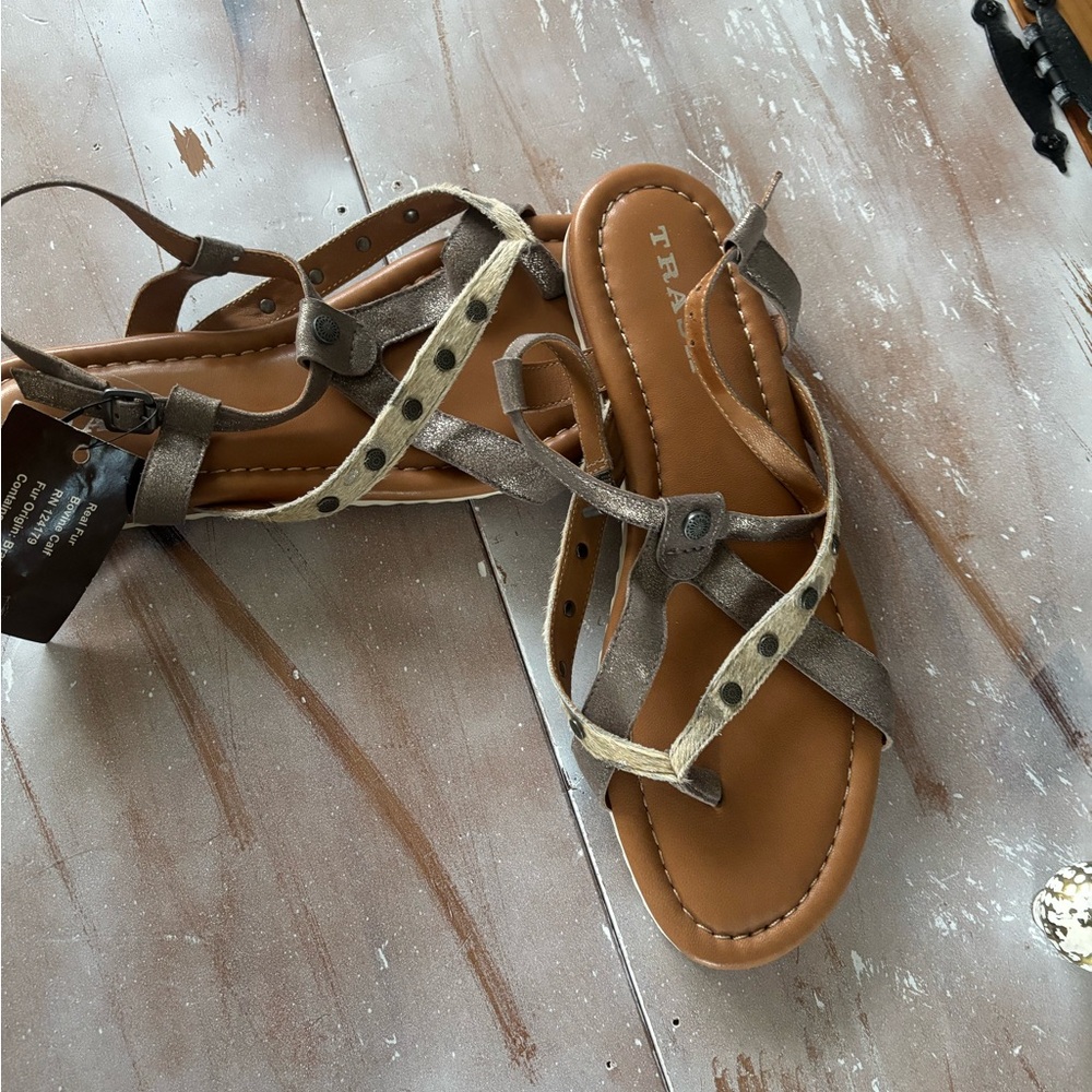 Trask Women's Metallic and Tan Strappy Sandals